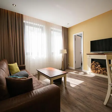 - Aparthotel