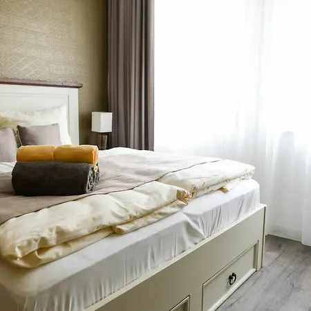 - Aparthotel 4*